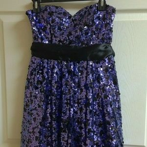 Way In Clothing Co. Purple Formal Sequin Size 7